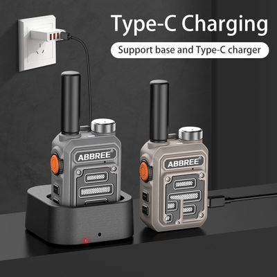 ABBREE AR-63 Wireless Walkie talkie para la caza Camo de color / Brown Talk Rango de 3km-10km