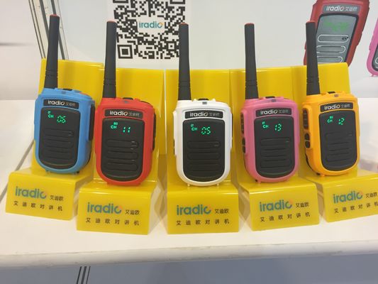 CE FCC Rohs Certificado Iradio DP-168VHF UHF Digital de pequeño tamaño portátil para niños DMR Walkie-Talkie