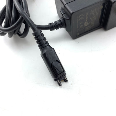 TETRA MTH500 MTH800 Walkie Talkie Interphone Cargador para una carga fácil y conveniente
