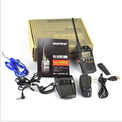 Walkie Talkie UV-3R de largo alcance de banda doble UHF VHF Handy Radio de dos vías con pantalla LCD