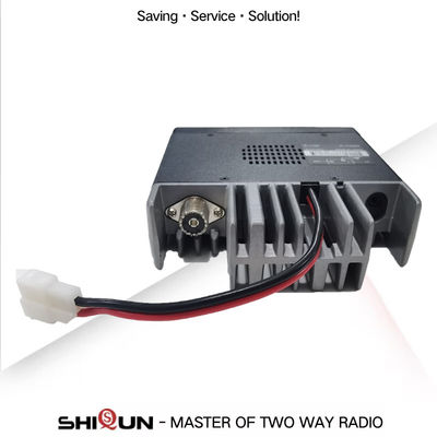 Estación de radio de automóviles de comunicación universal de largo alcance de 50 km Yaesu IC-2300H 65W/55W Banda doble