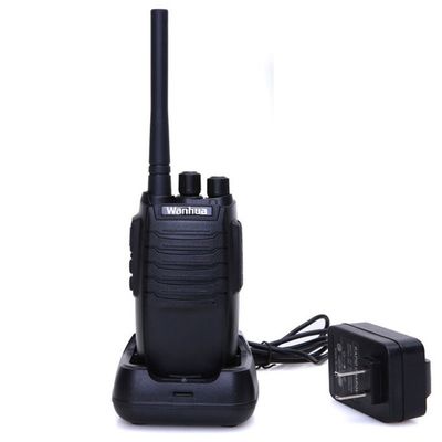 Usos al aire libre HTD815 Walkie Talkies con capacidad de batería de 3500mAh y diseño negro