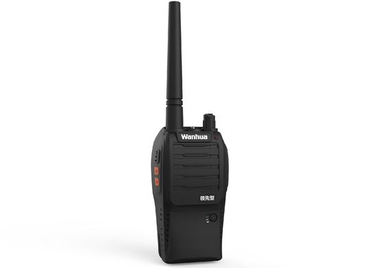 Radio de doble banda impermeable con impedancia de antena de 50Ω y capacidad de batería de 3800mAh