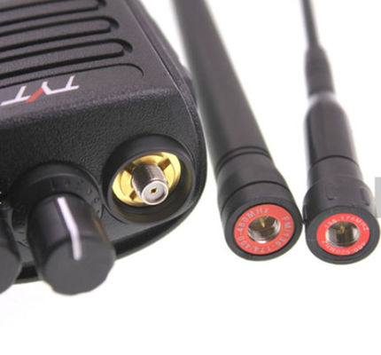 DMR Banda doble IP67 GPS impermeable Opcional 100000 Contactos 131mm*61mm*36mm Radio digital