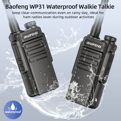 UHF 400-470MHz Walkie Talkie portátil Tipo C Carga de actualización de radio BF-888S para exteriores