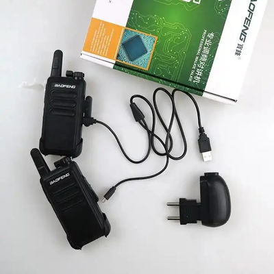 Carga USB Dos vías Radio Walkie Talkie 115 * 60 * 33mm con modelos digitales XIR P3688