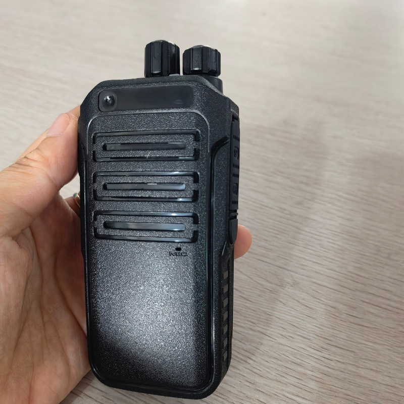Tiempo de espera ultra largo Mini Radio Walkie Talkie de mano con 1W de potencia y 3km de alcance