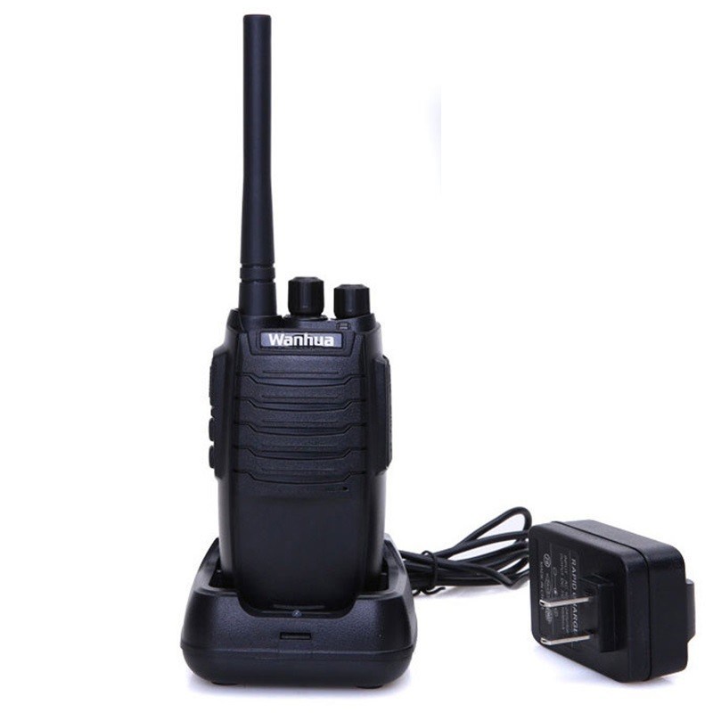 Usos al aire libre HTD815 Walkie Talkies con capacidad de batería de 3500mAh y diseño negro